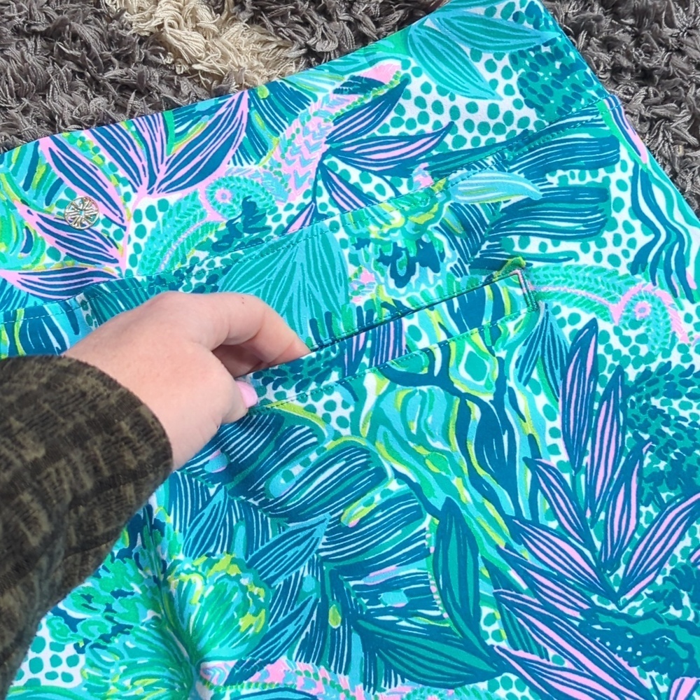 Lilly Pulitzer Luxletic Monica Skort in the Botanical Green Holiday 14 - Picture 8 of 8